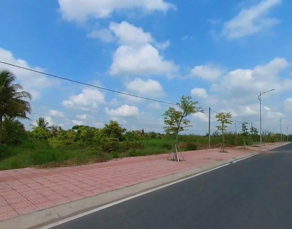 Đất Vĩnh Long 723m2 mặt tiền đường D1, Long Hồ - Giá 9 triệu/m2