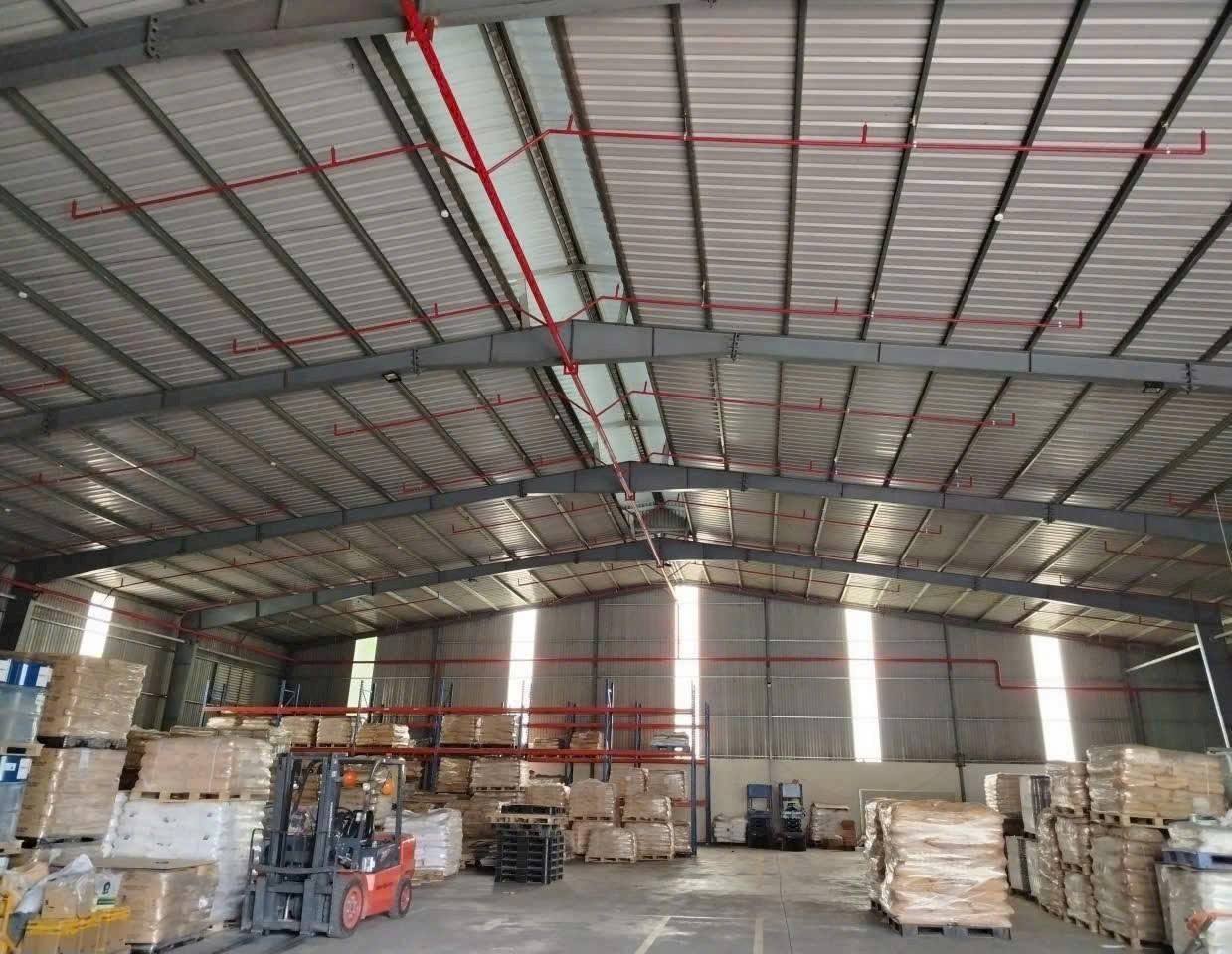 Kho xưởng Bình Dương 2000m² sẵn sàng cày 24/24, giá thuê 130 củ
