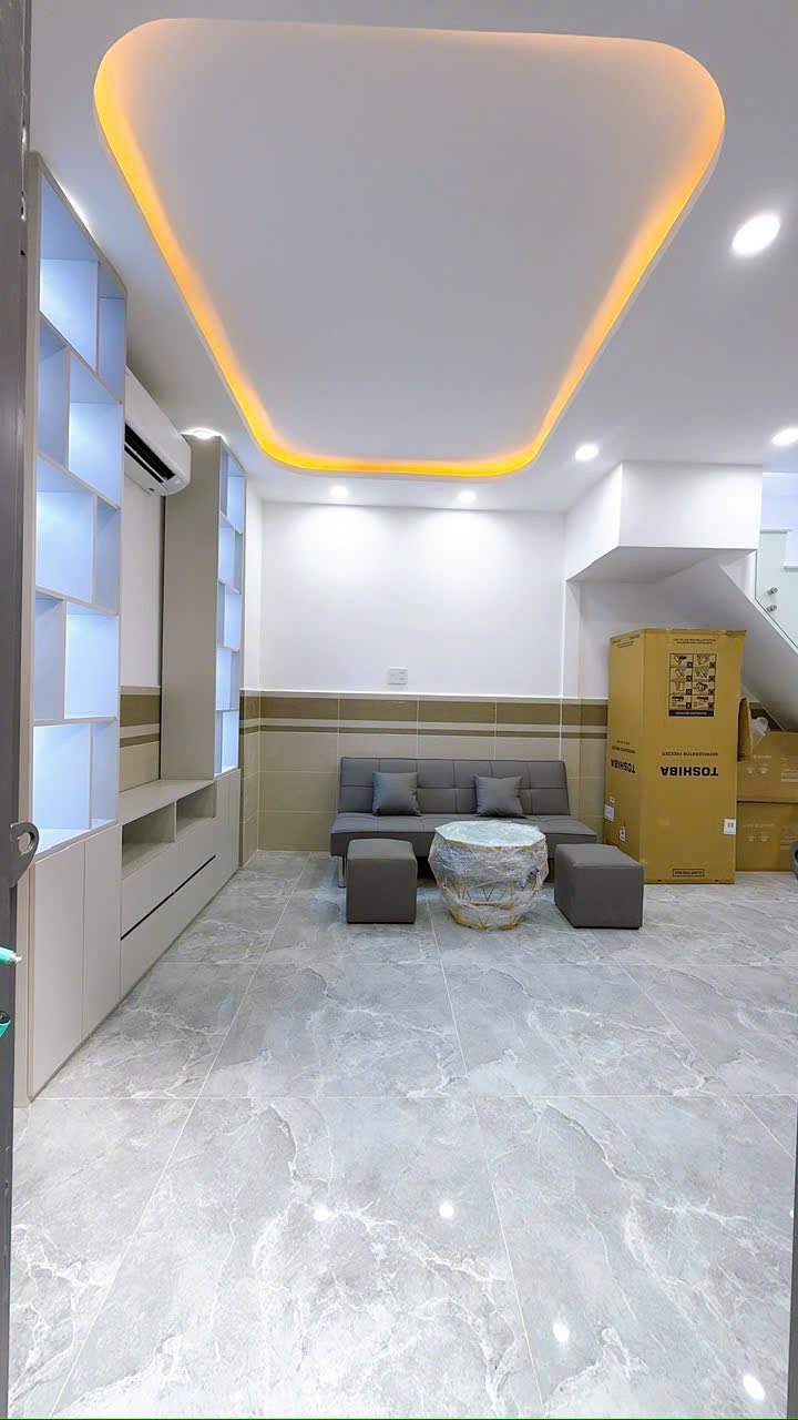 Siêu phẩm Quận 4 nhà 2 lầu 25,5m2 sổ hồng riêng, giá chỉ 3,49 tỷ