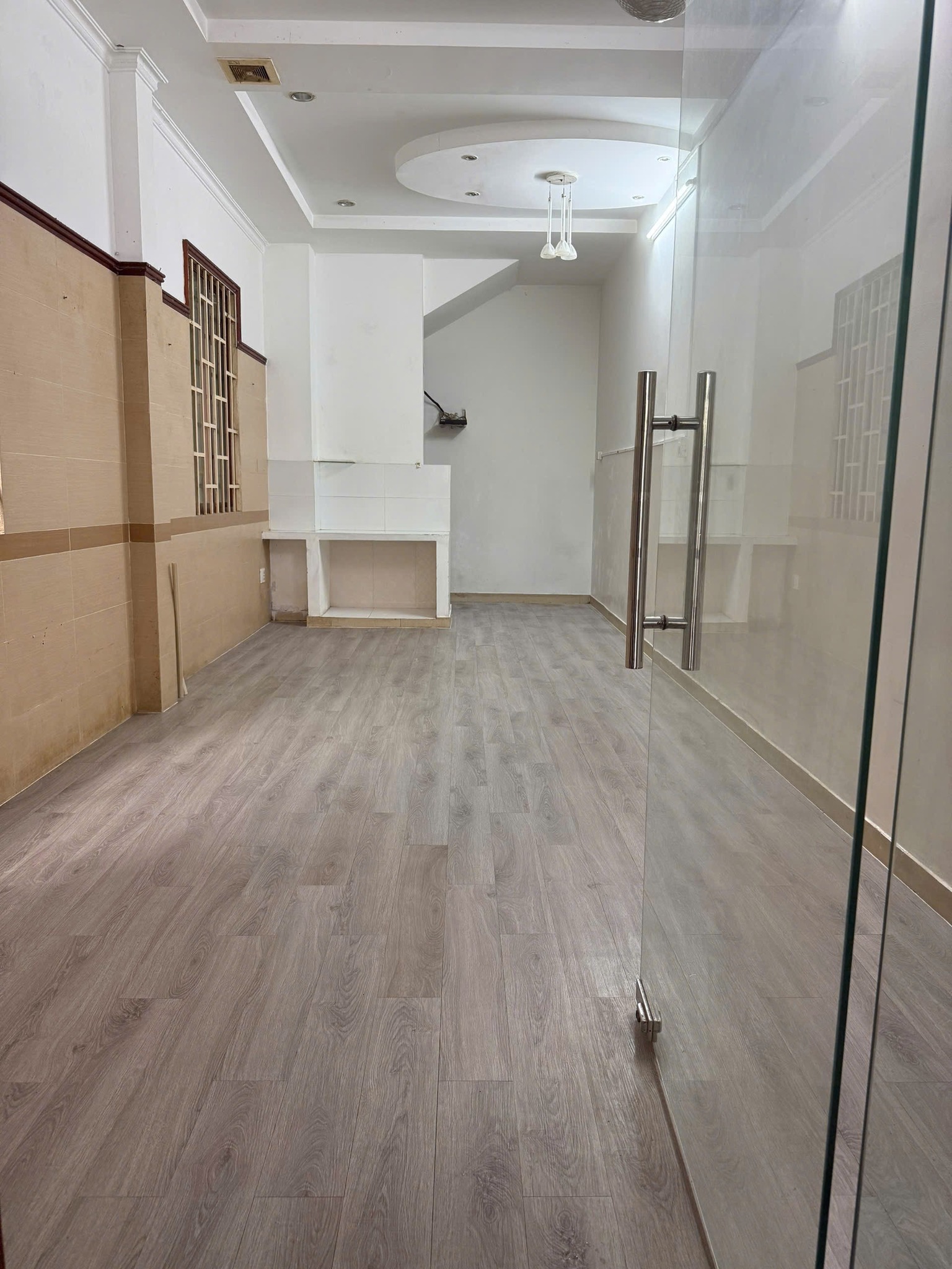 Phòng trọ tầng trệt 40m2 mặt tiền Chu Văn An, Bình Thạnh giá 6 triệu/tháng