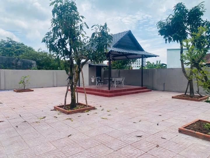 Bán đất biệt thự đường Nguyễn Hữu Cảnh, gần biển, diện tích 320m2, giá 12 tỷ