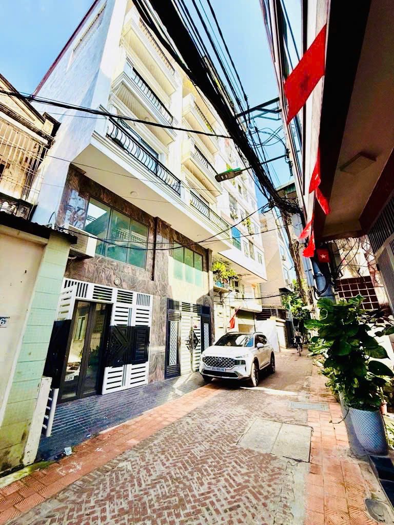 Nhà đẹp gần Phạm Văn Đồng, ô tô vào nhà, lô góc 2 thoáng, xem là chốt