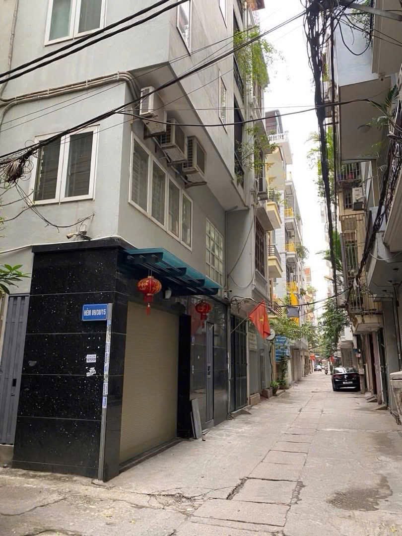 Nhà Lạc Long Quân 35m2 xây 6 tầng, ngõ ô tô tránh, chủ cần bán gấp