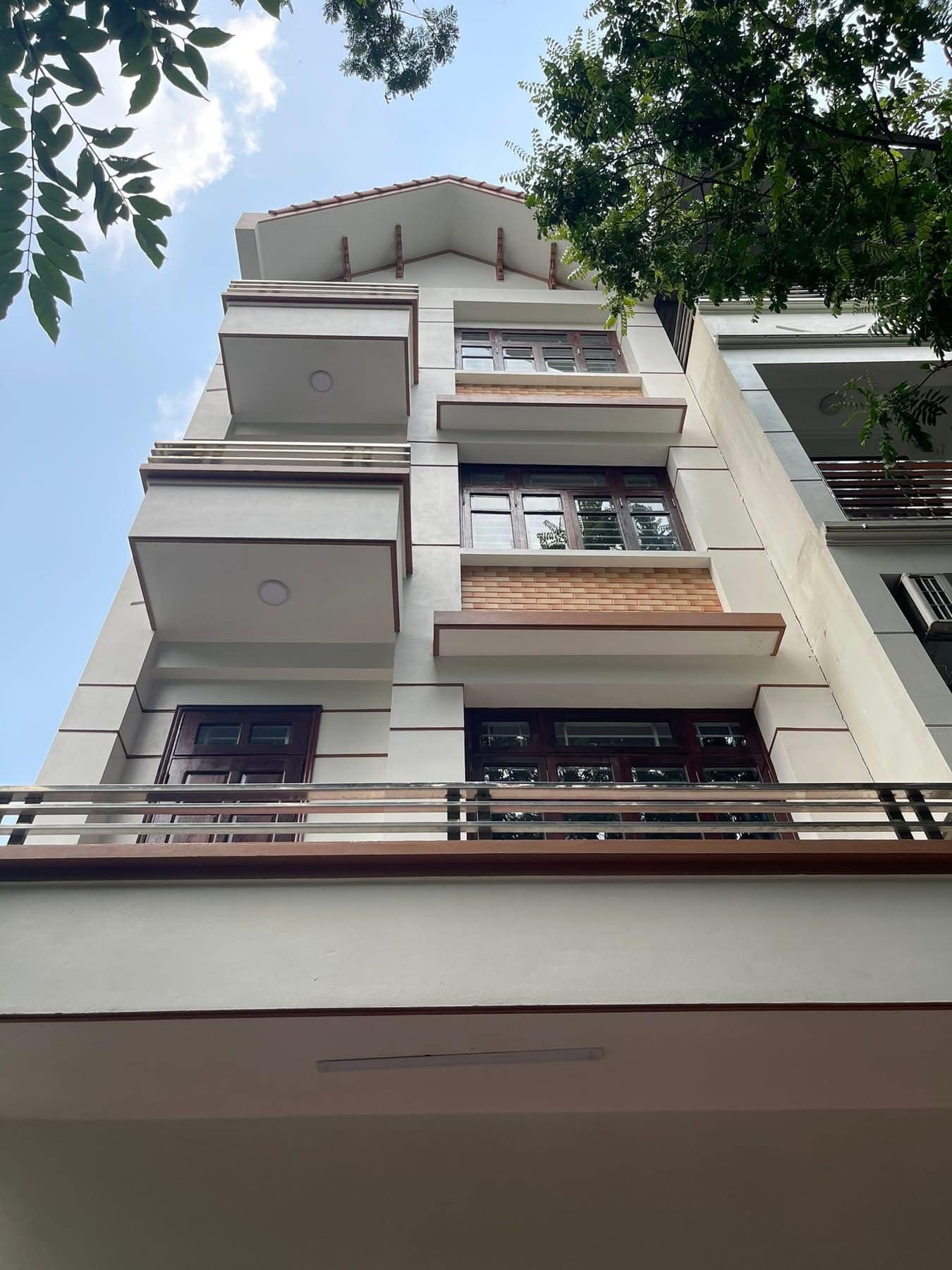 Nhà 4 tầng Nguyễn Trãi, Hà Đông vị trí đắc địa, ô tô vào nhà, giá hơn 12 tỷ