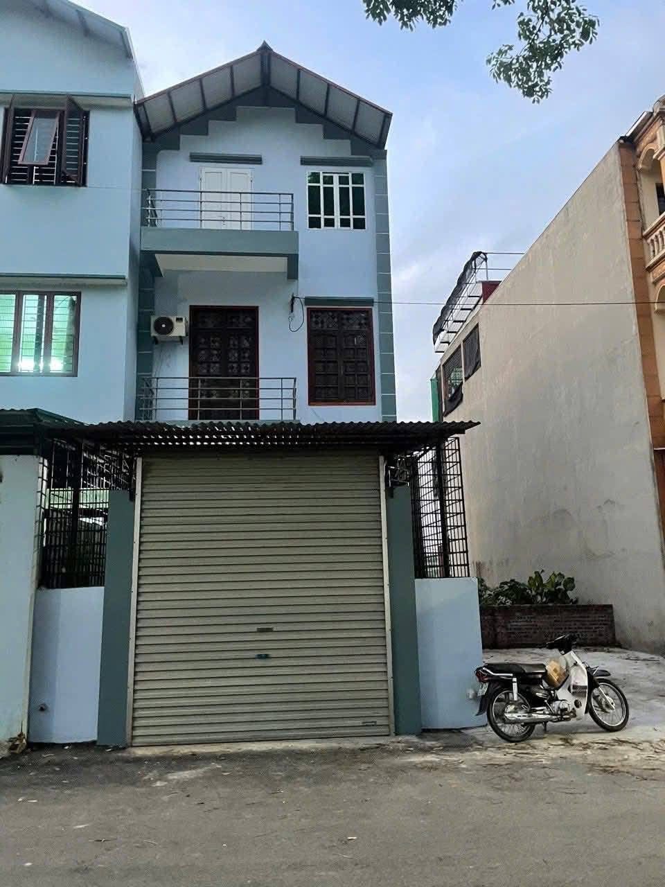 Chính chủ bán nhà 3 tầng trục chính Đông Sơn, Tiên Du, ần chợ Sơn, mặt tiền 5m