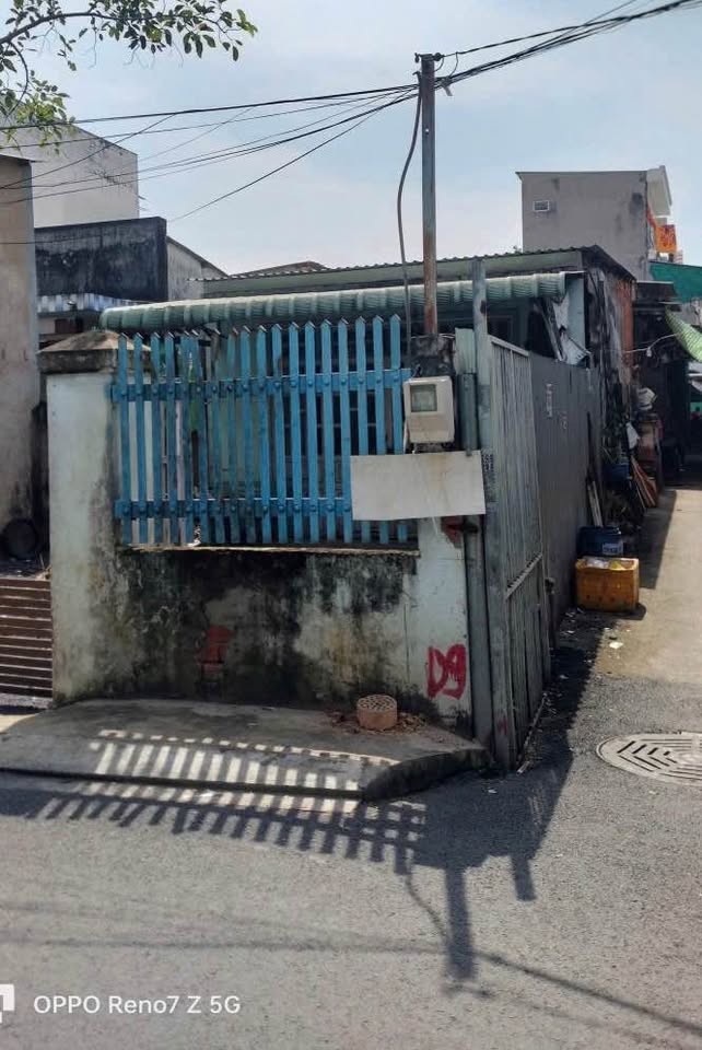 Nhà lô góc 2 mặt tiền - kinh doanh đa ngành - sổ hồng riêng