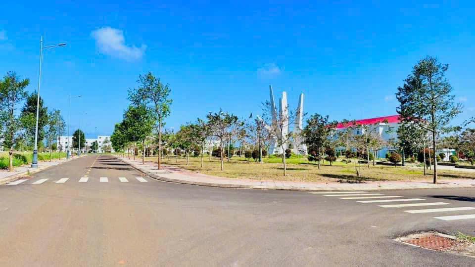 Lô đất vàng khu đô Ân Phú, Buôn Ma Thuột 100m2 thổ cư, kinh doanh đắc lợi, giá chỉ 3,39 tỷ