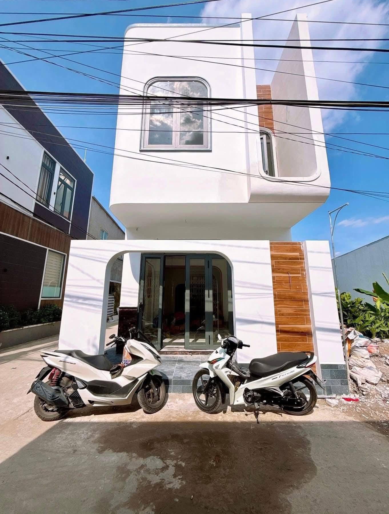 Nhà góc 2 mặt tiền Cần Thơ sang xịn mịn, tặng kèm nội thất, giá hời