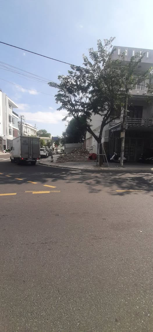 Đất vàng ngã tư, giá hời, thuê ngay kẻo lỡ