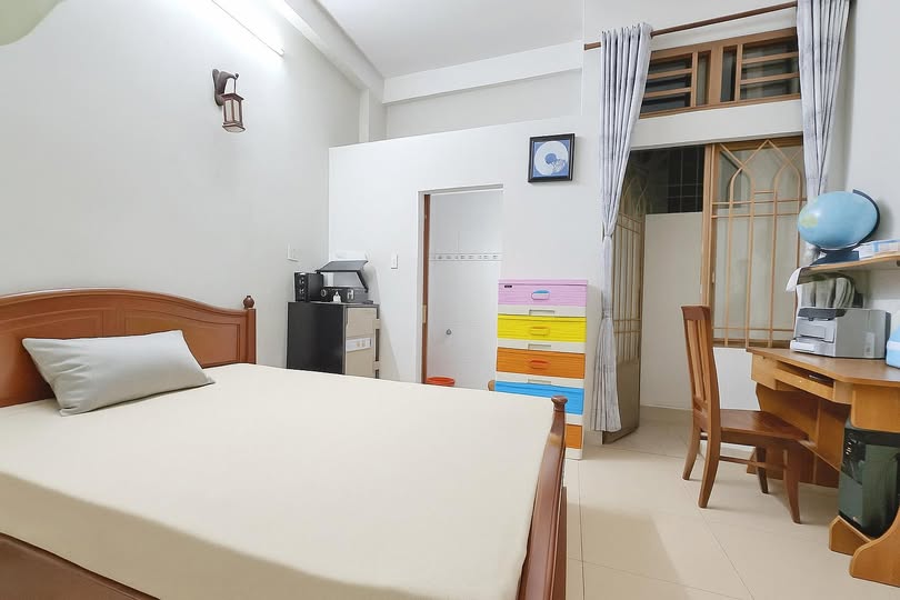 Tân Bình, nhà 2 tầng 84m2, hẻm xe hơi, chỉ 6 tỷ