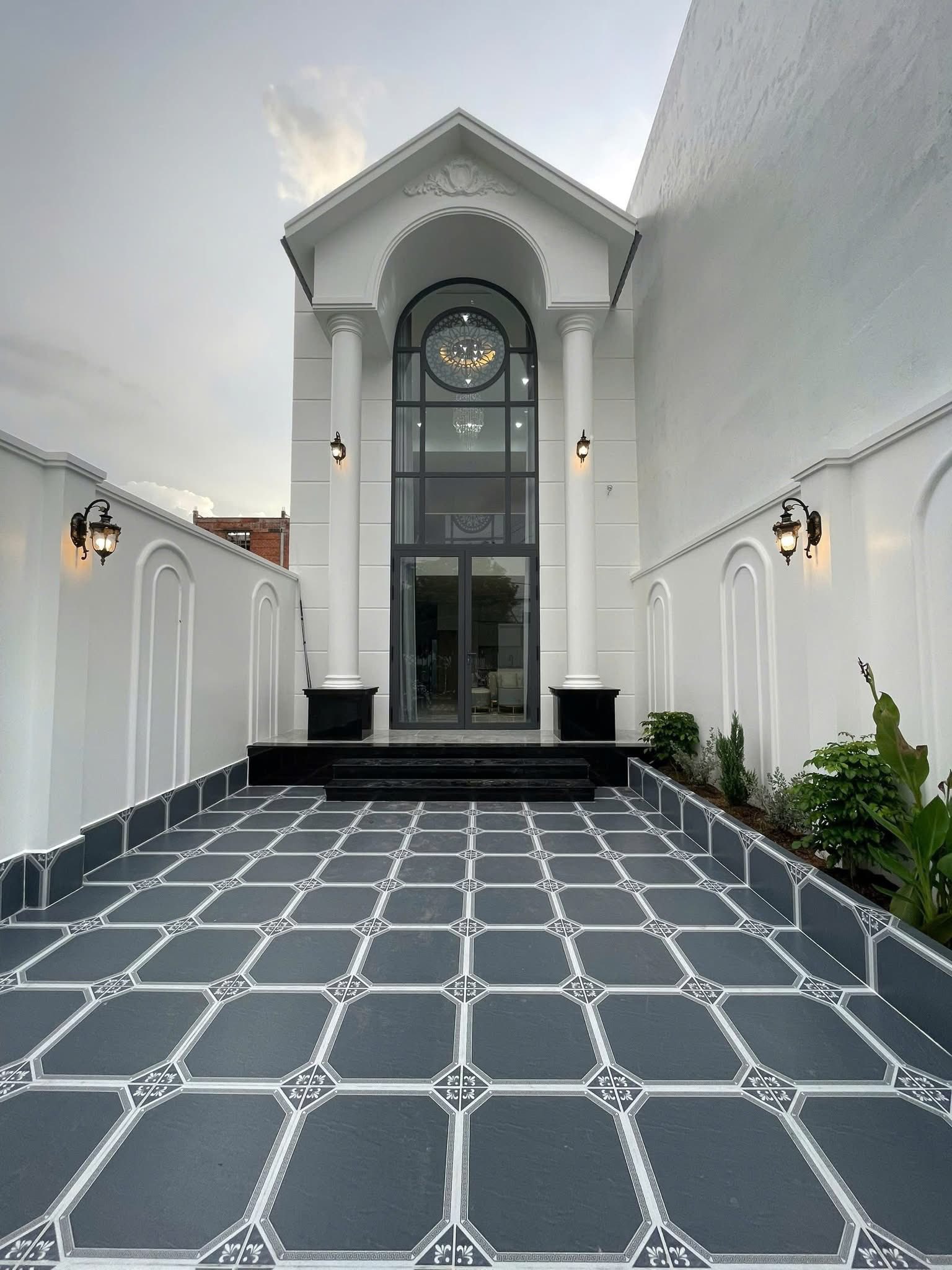 Nhà 3,6 tỷ ở Rạch Giá, tặng full nội thất, sân đậu ô tô xách vali vào ở ngay