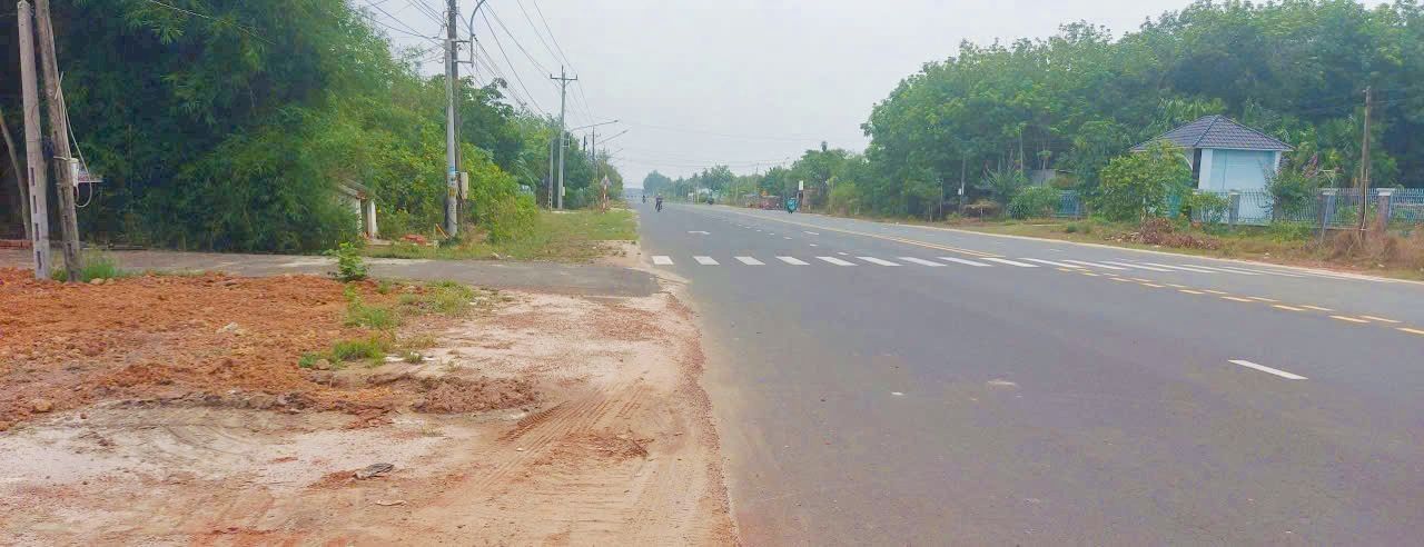 Bán đất góc 1350m2 mặt tiền TL751, Chơn Thành, Bình Phước