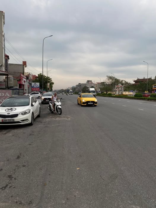 Bán đất mặt đường Nguyễn Văn Linh, Hưng Yên 8m mặt tiền, hướng Đông