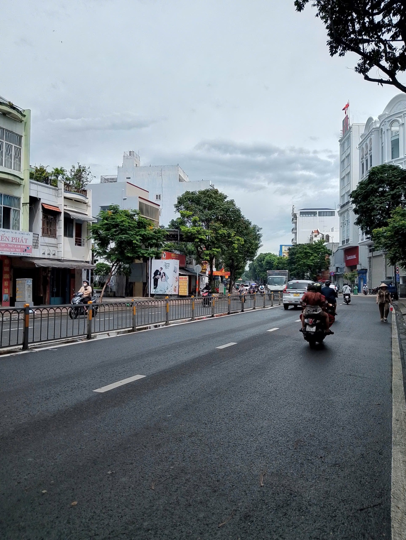 Nhà 3 tầng bê tông cốt thép hẻm ô tô Nguyễn Văn Luông, Quận 6, sẵn sàng đón bạn