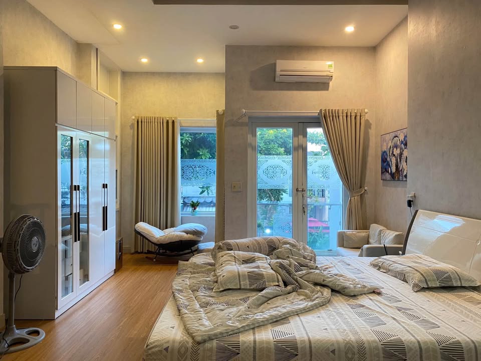 Nhà 3 tầng mới xây, trung tâm Hòa Cường Bắc, Đà Nẵng kinh doanh tốt