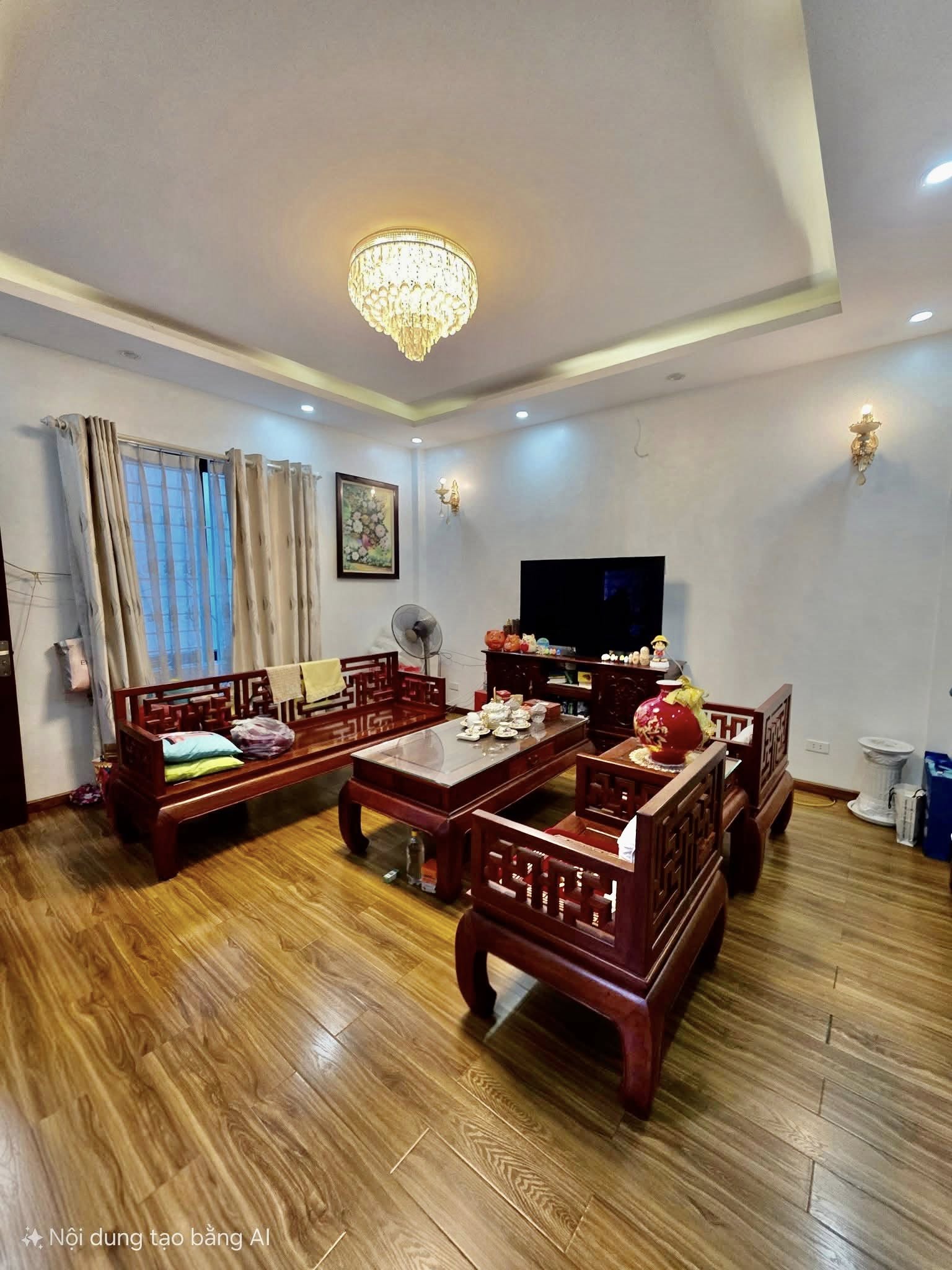 Nhà lô góc 5 tầng, mặt tiền rộng 6.6m, gần phố Phan Kế Bính, Ba Đình