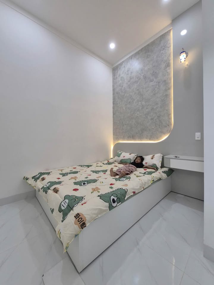 Bán nhà mới 2 tầng, 3 phòng ngủ, hẻm 122/1 Mai Hắc Đế, thành phố Buôn Ma Thuột 4,35 Tỷ