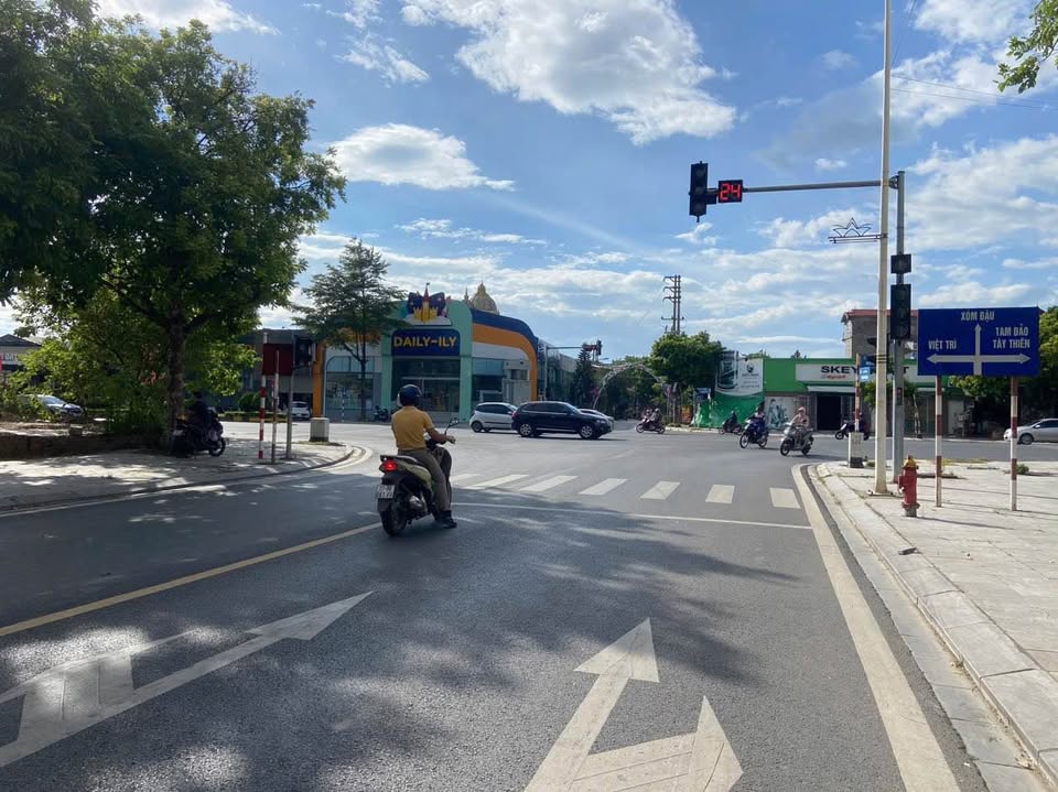 Bán nhà 87m² ngõ 8 Phạm Văn Đồng, Vĩnh Yên - Ô tô vào tận đất, trung tâm thành phố