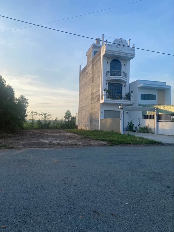 Đất xinh xắn, sổ riêng, giá iu thương, gần khu công nghiệp