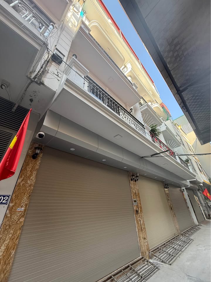 Nhà 5 tầng thang máy gần Ngã Tư Văn Phú, Hà Đông 8,6 tỷ