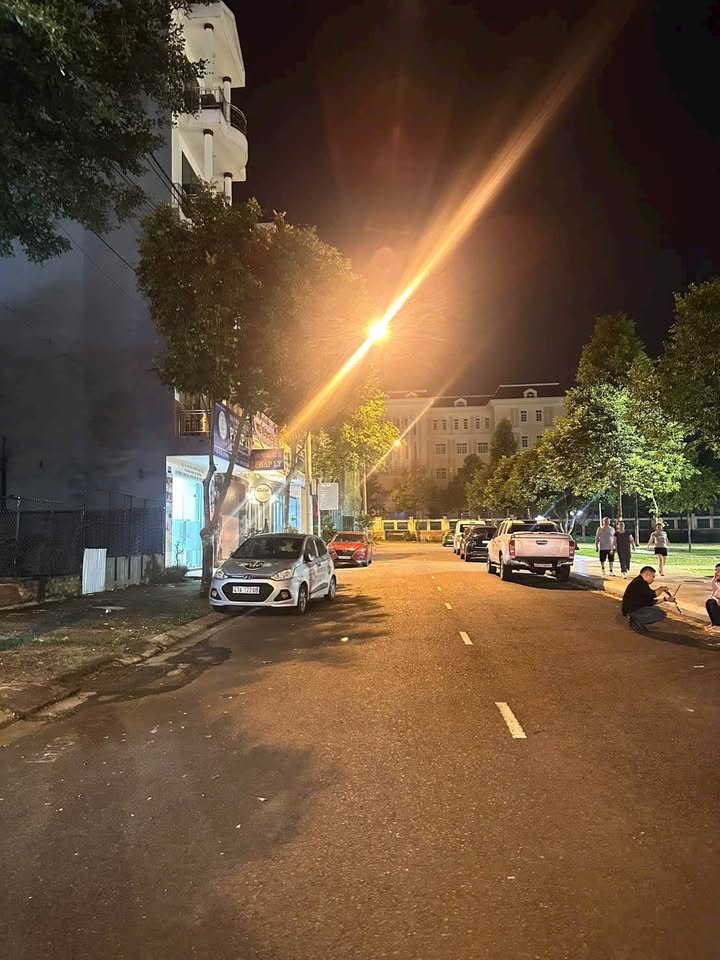 Cơ hội sở hữu nhà mặt tiền đường Phan Đăng Lưu, vị trí đắc địa đối diện Hoa Viên, gần Metro