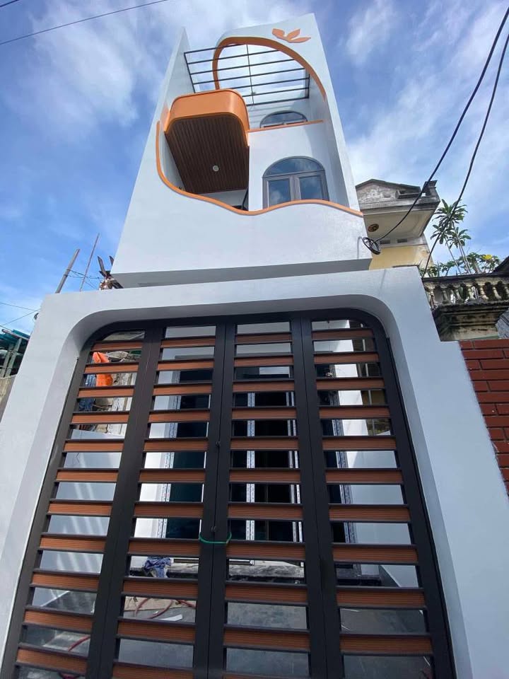 Nhà 3 tầng Nguyễn Tri Phương, ô tô đỗ cửa, 46m2, 2,65 tỷ