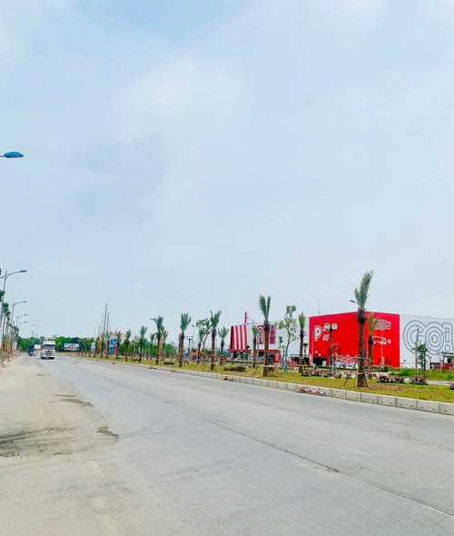 Đất vàng mặt đường 68m Lam Hạ, đối diện Big C, sổ đỏ trao tay