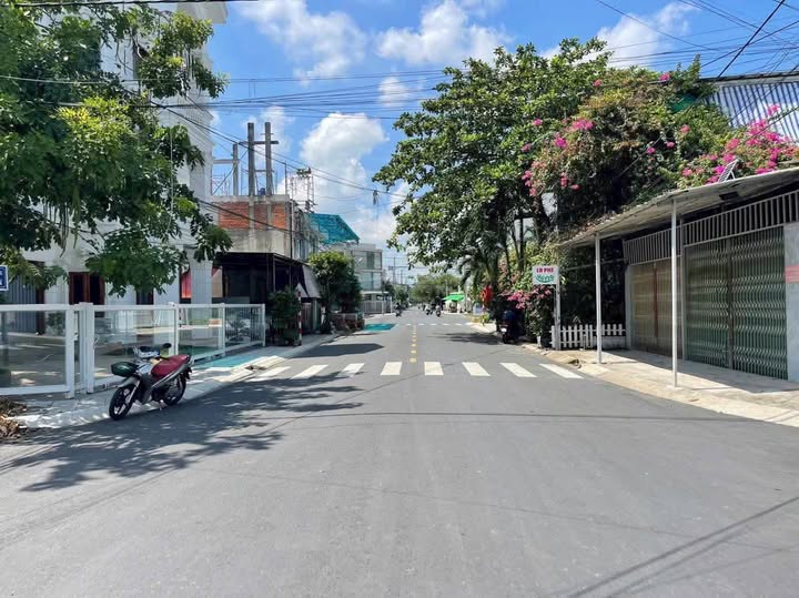 Bán nền đường Mai Hắc Đế, An Giang - 86.1m2, hướng Đông