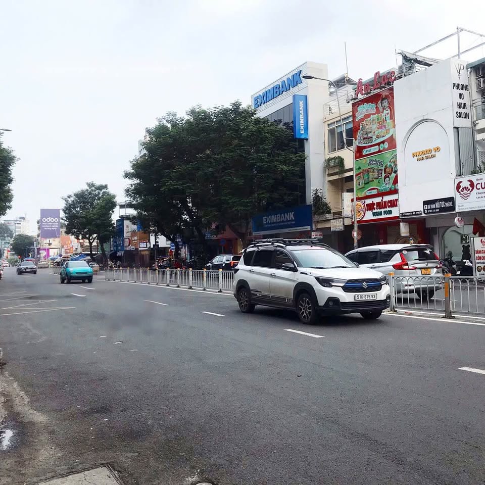 Nhà hẻm xe hơi Lê Văn Sỹ, 40m², nhỉnh 5 tỷ - Vừa túi tiền, tiện kinh doanh