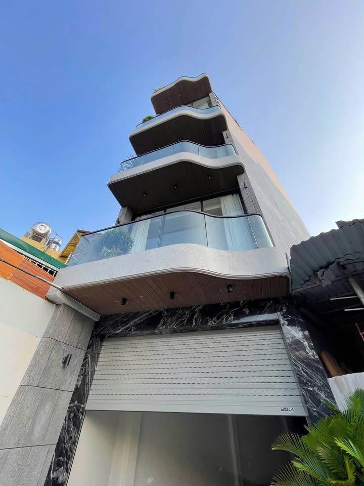 Nhà Cự Khối 7 tầng thang máy, ô tô tránh, view công viên, giá tốt