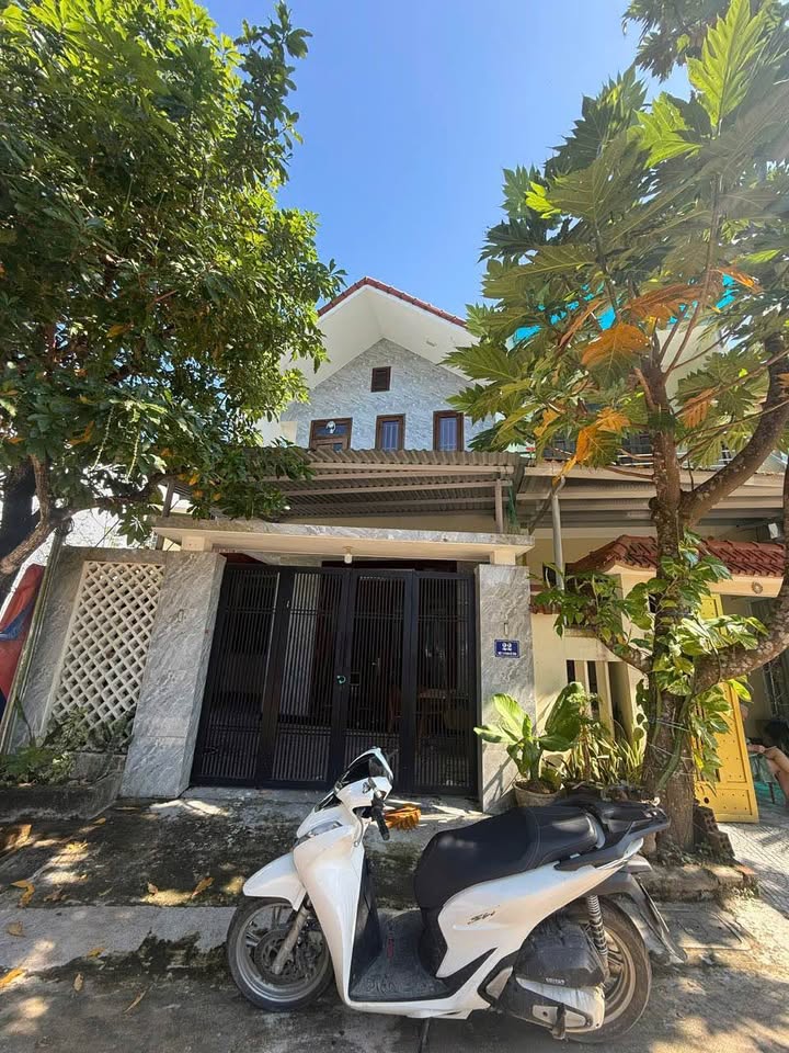 Nhà 101m2 nở hậu 10m, 2 phòng ngủ, sân ô tô, 2,4 tỷ tại Huế