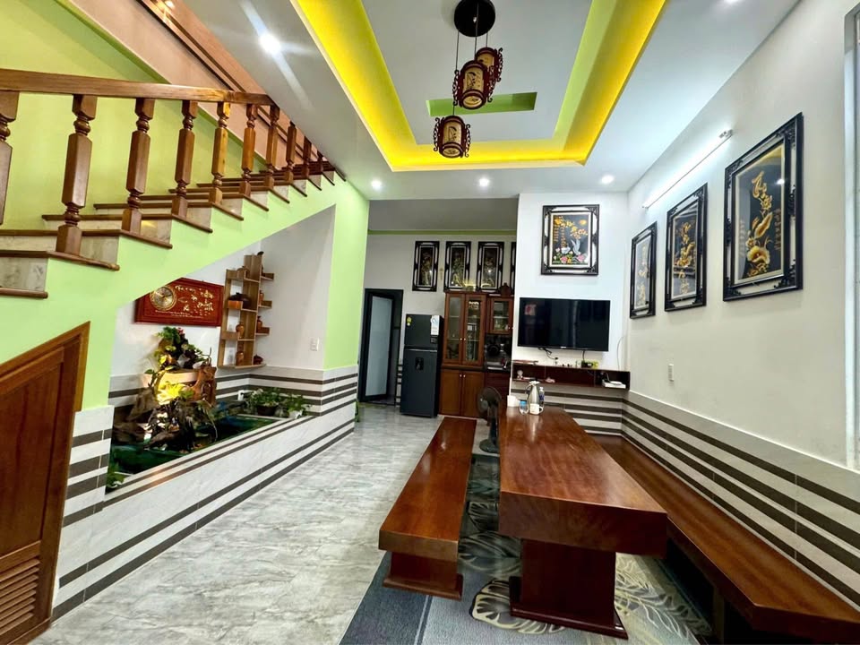 Nhà 2 tầng full nội thất xịn sò, 2 mặt tiền kiệt Trần Phú, giá nhỉnh 2 tỷ