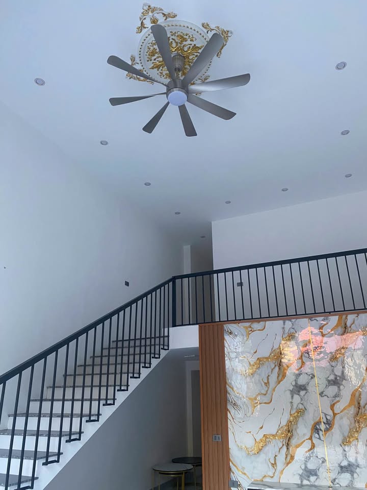 Nhà cấp 4 gác lửng 95m2 hướng Đông Bắc, giá hợp lý