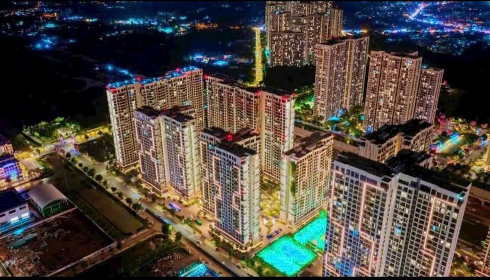 Nhà mới xây Quận 9, 4 phòng ngủ, sổ hồng đầy đủ, giá hời như mơ