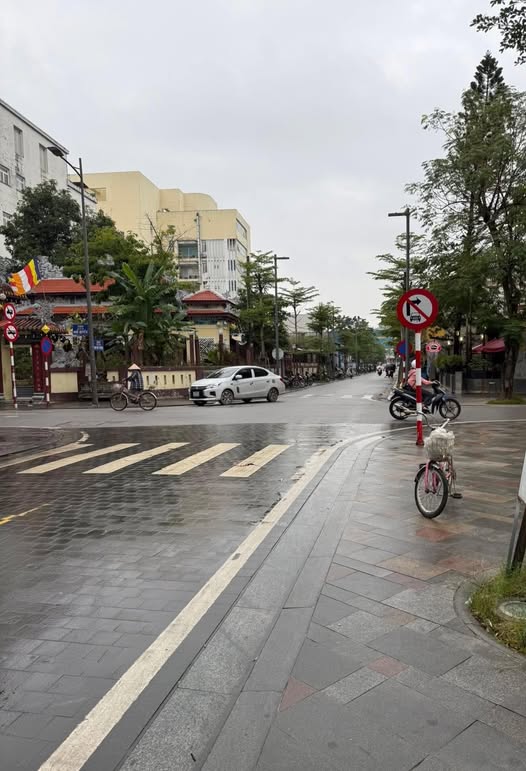 Nhà 4 tầng mặt tiền Huế - Vượng khí kinh doanh