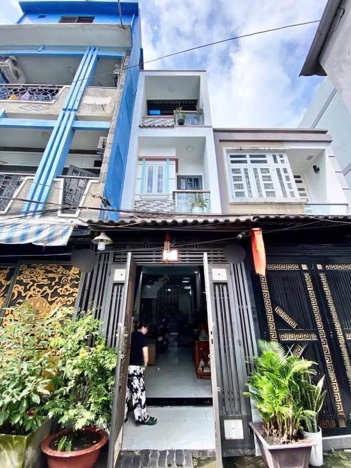 Nhà 3 tầng ngay chợ Phú Lâm, Quận 6 5,9 tỷ