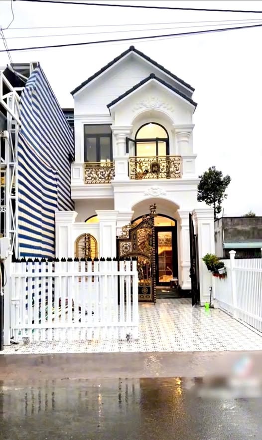 Nhà 2 tầng cổ điển 99m2 sổ đỏ, 1.89 tỷ tại Diên Sơn, Khánh Hòa