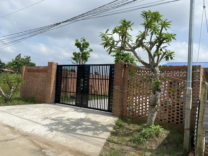 Bán nhà đất Tân Châu, Tây Ninh 4 phòng ngủ, giá sập sàn 1,35 tỷ