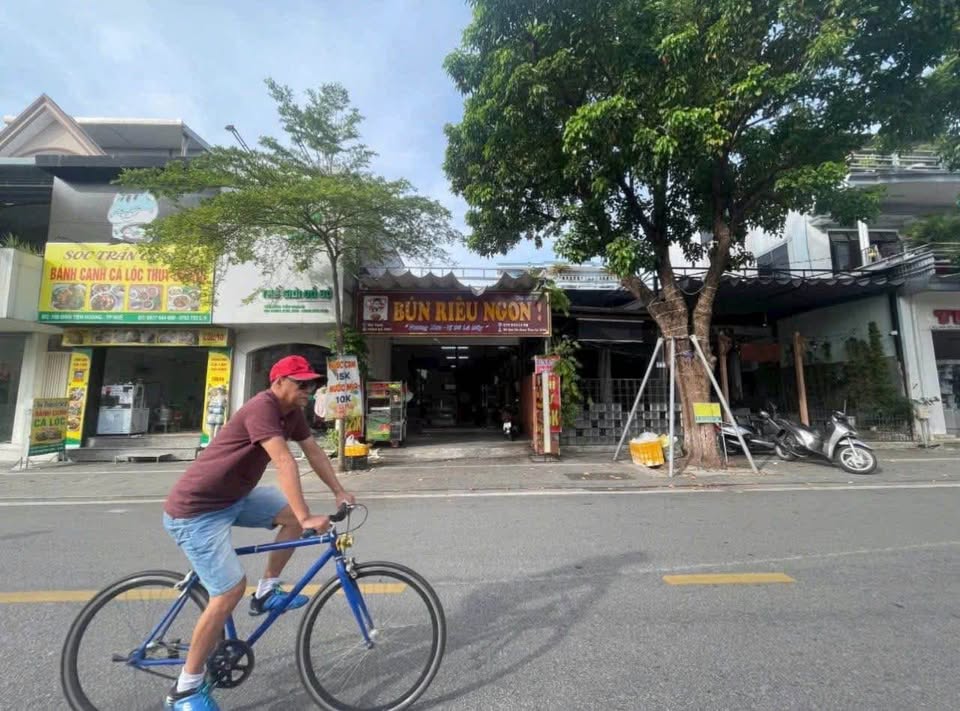 Mặt tiền Đinh Tiên Hoàng siêu hot, đối diện trường Nguyễn Huệ, giá yêu thương