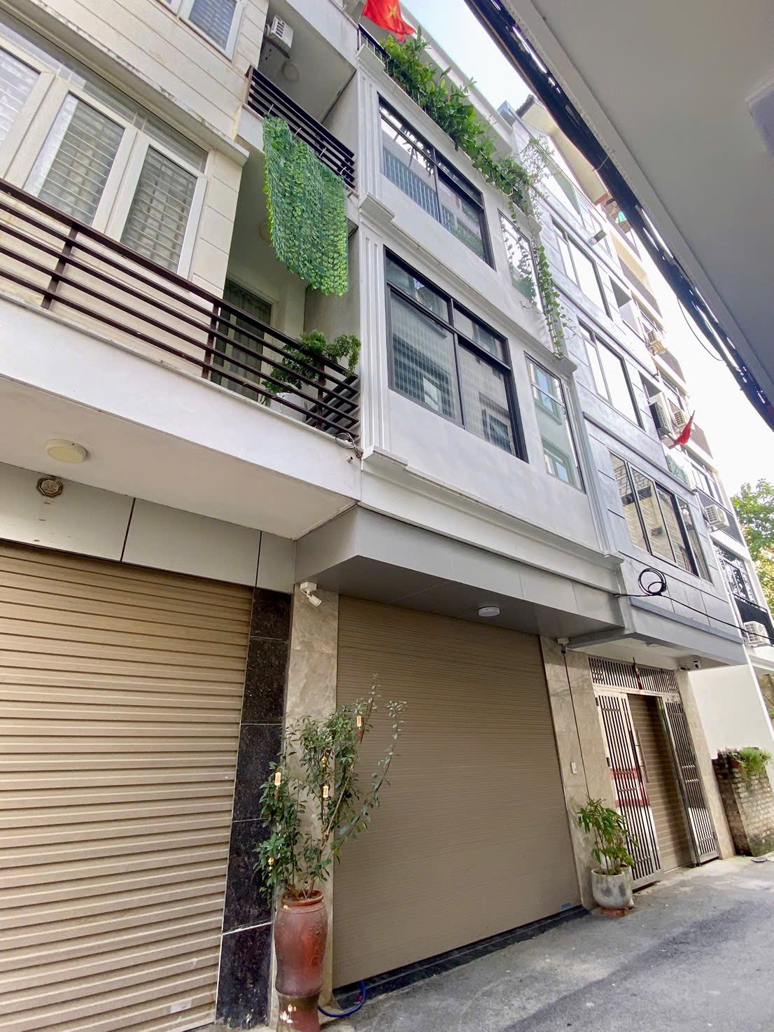 Nhà phân lô Phú Thượng, ô tô tránh, Gần Võ Chí Công