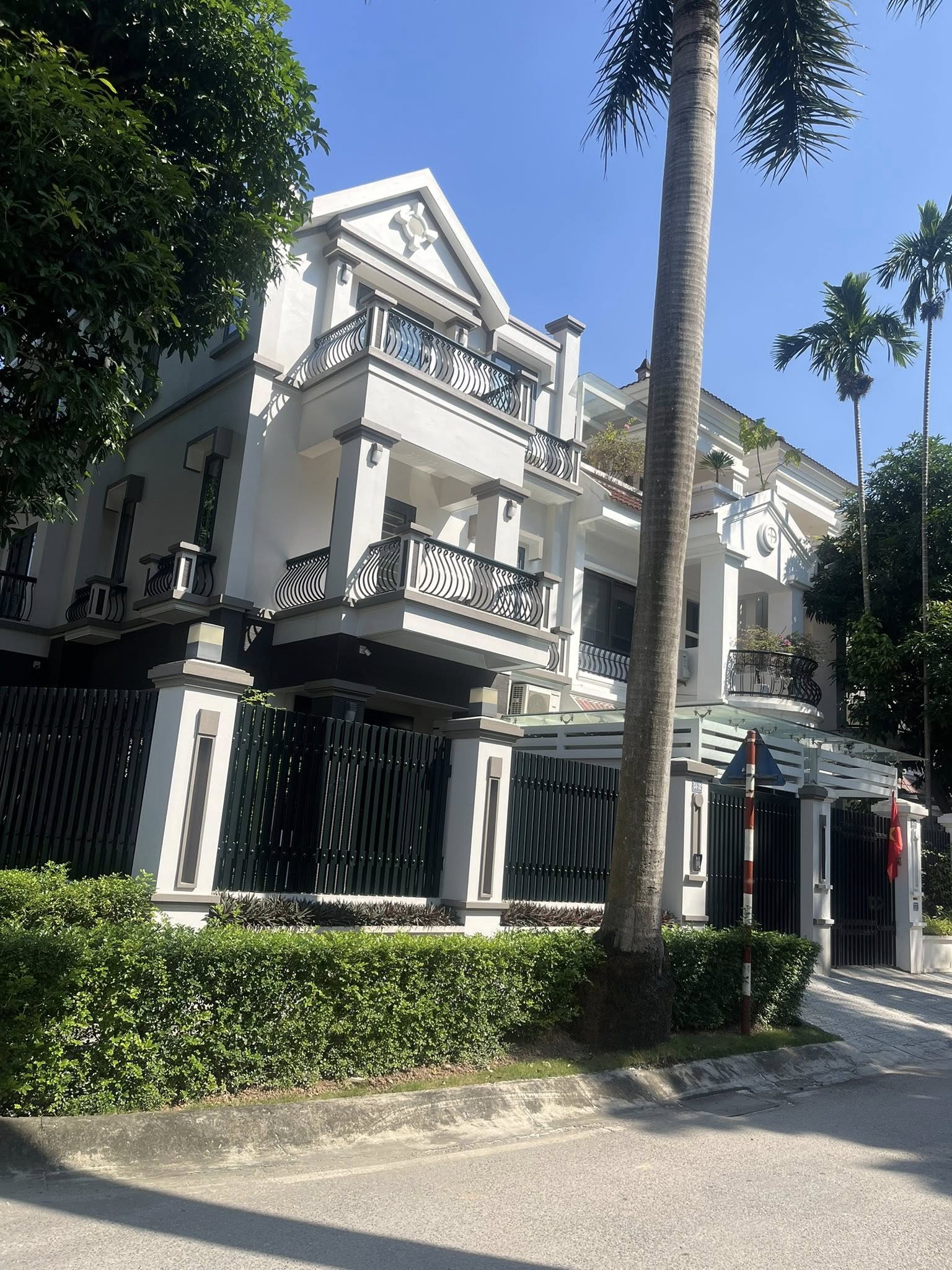 Biệt thự khu C2 Ciputra Tây Hồ - Vị trí đắc địa, mặt tiền 7m, giá nhỉnh 40 tỷ