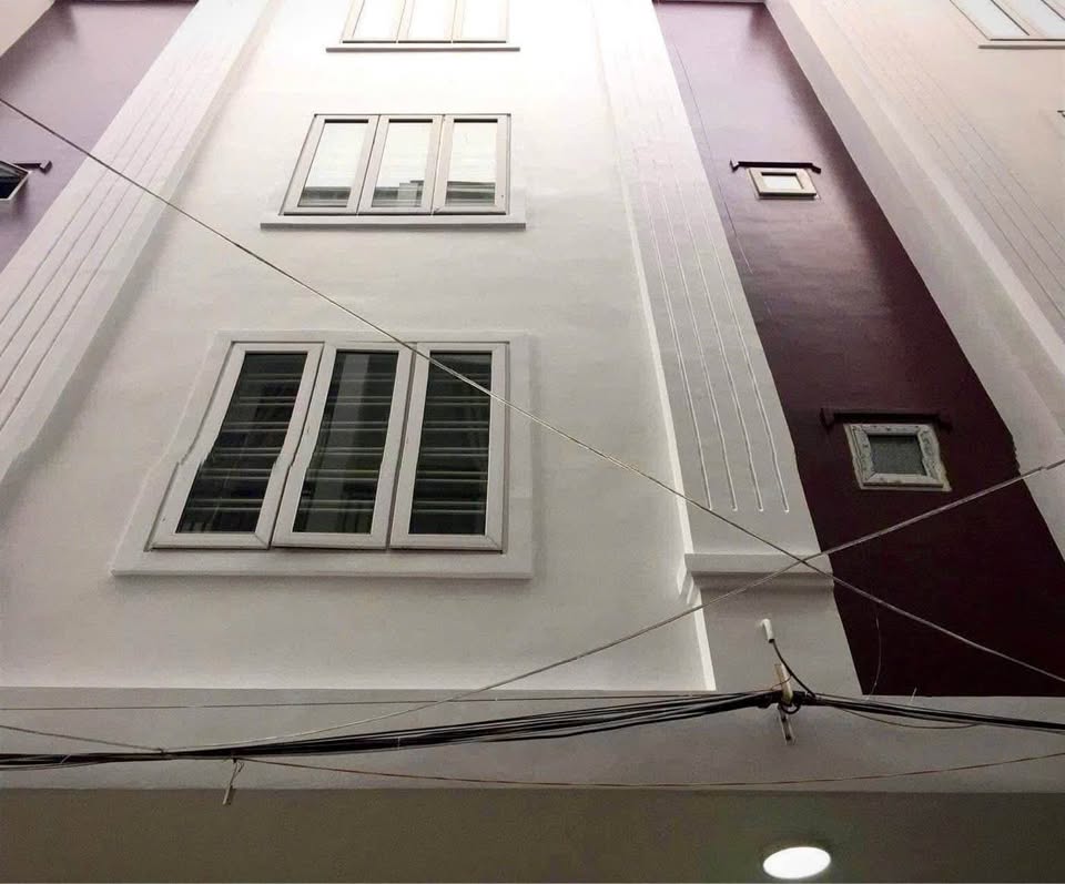 Nhà 4 tầng 2 mặt thoáng, 6m ngang, ô tô vào tận cửa tại Hải Phòng