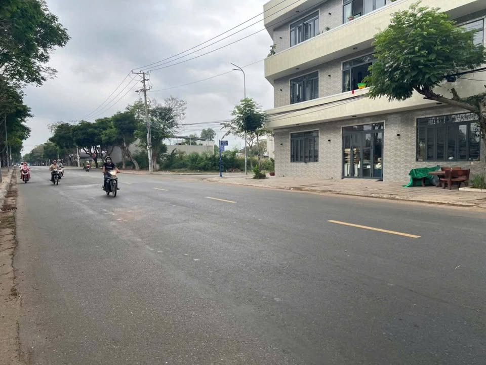 Mặt tiền Trần Phú kinh doanh sầm uất, vị trí đắc địa