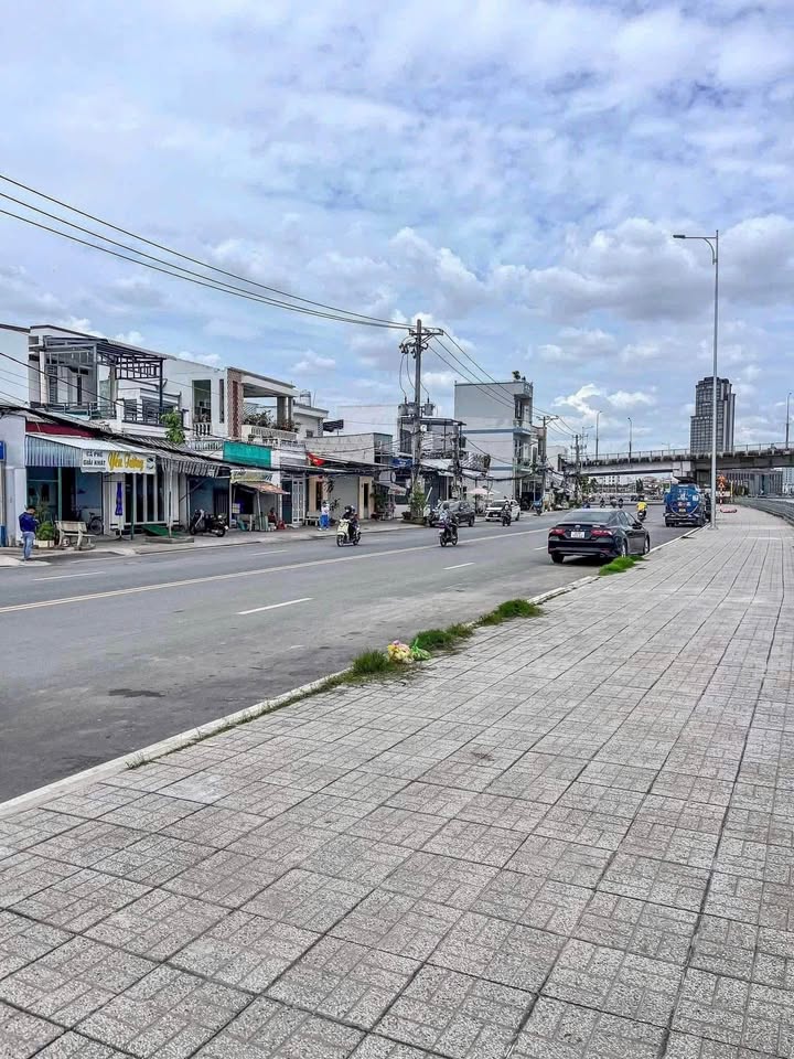 Nhà góc 2 mặt tiền Cần Thơ rộng rãi, vị trí vàng gần Vincom