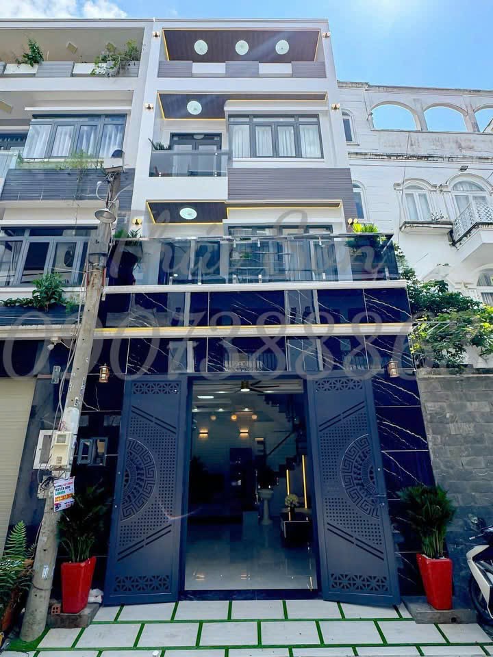 Nhà 5 tầng vuông vắn, ô tô đỗ cửa tại Hồ Tùng Mậu, Cầu Giấy