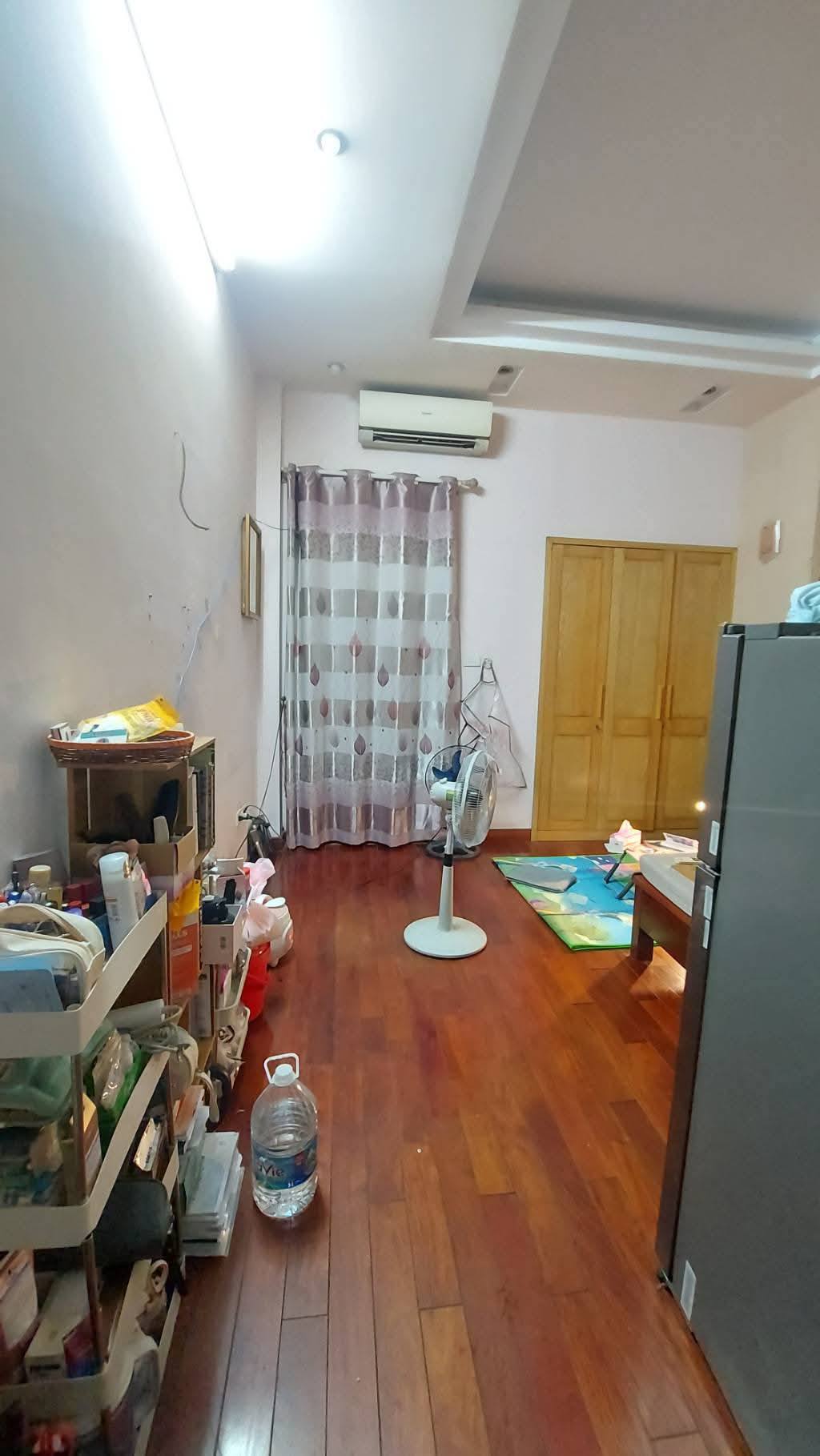 Nhà Cầu Giấy vài bước ra phố, kinh doanh sầm uất, ô tô đỗ cửa