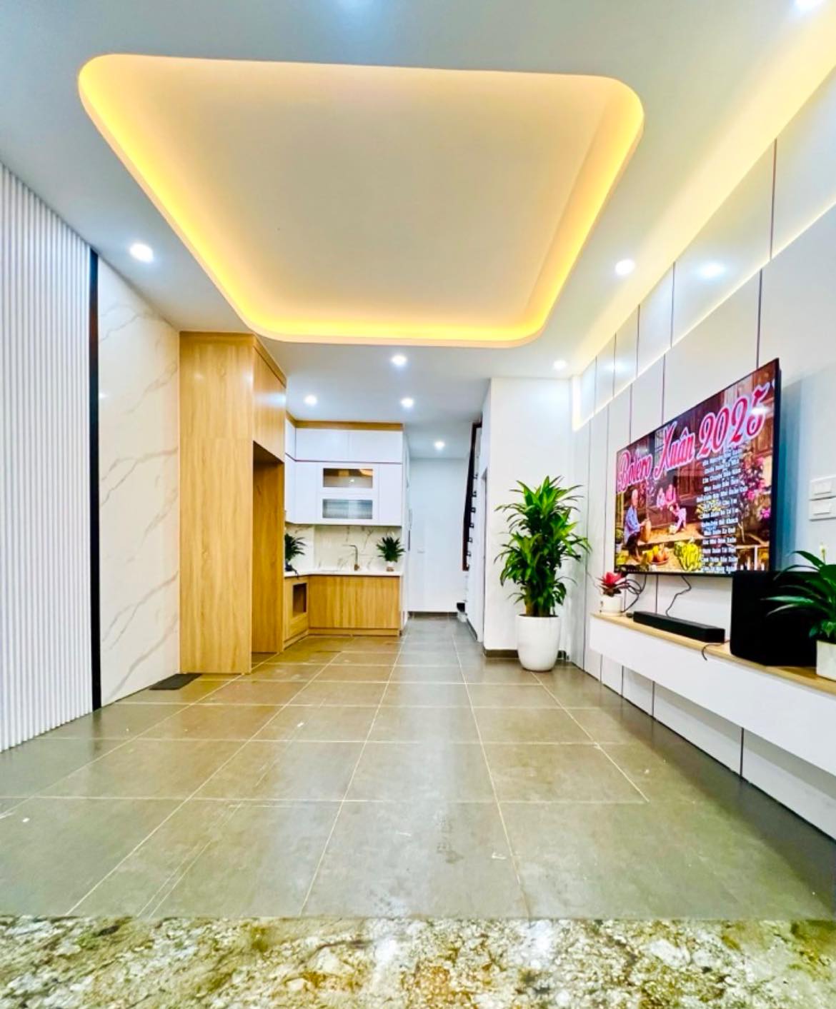 Nhà phố Phạm Văn Đồng 6 tầng, nội thất đầy đủ, ngõ thông, giá chỉ nhỉnh 11 tỷ