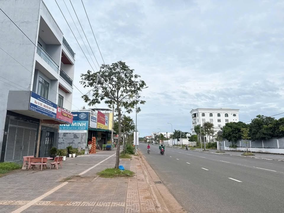 Bán 4 lô đất liền kề đường Võ Văn Kiệt, thành phố Bà Rịa giá 2,1 tỷ/lô