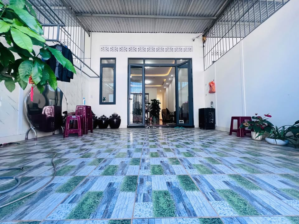 Bán nhà đẹp hẻm Phạm Ngọc Thạch, Pleiku, Gia Lai, full nội thất, giá tốt