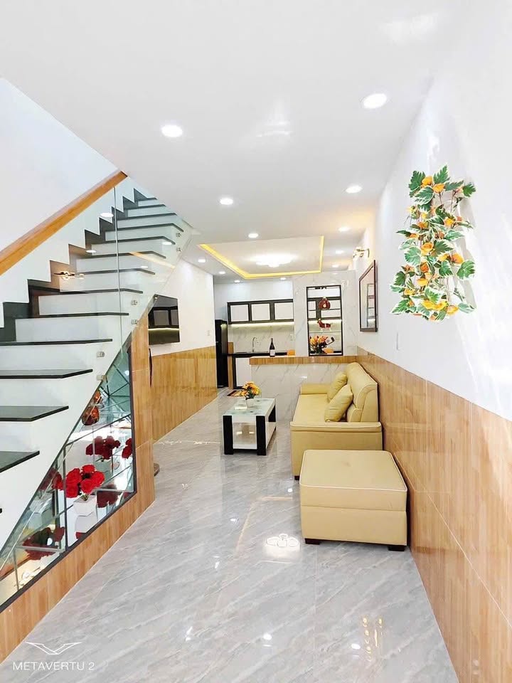 Nha Trang nhà 2 tầng hẻm Phan Đình Giót, gần chợ, giá chỉ 2,65 tỷ